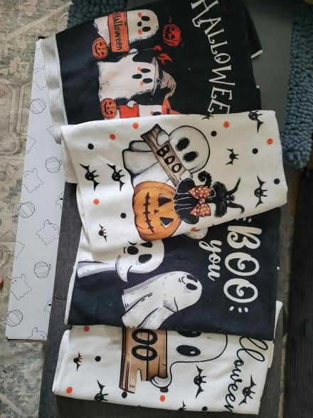 Photo of free microfiber halloween handtowels (Astoria) #1