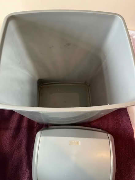 Photo of free Swing bin (medium) (Littlehampton, BN17) #3