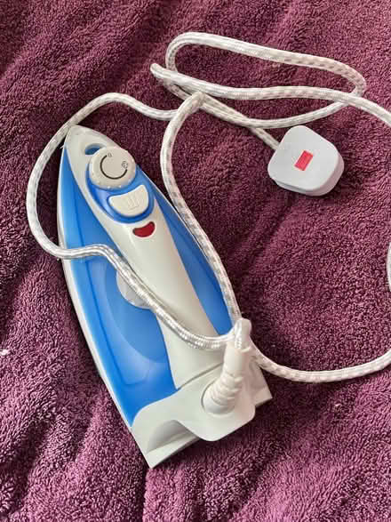 Photo of free Small steam iron (Littlehampton, BN17) #1