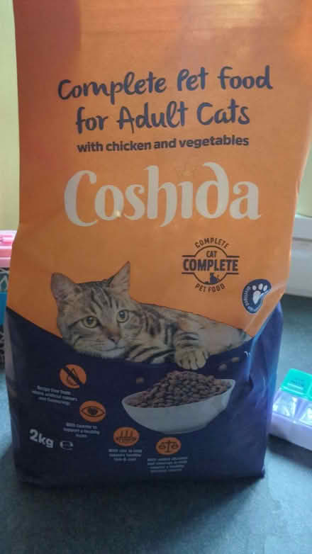Photo of free New bag of cat food 2kg (Eastlands CV21) #1