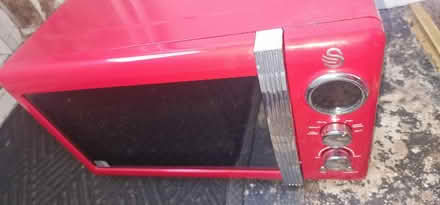 Photo of free Swan Red microwave (Paignton TQ4) #1