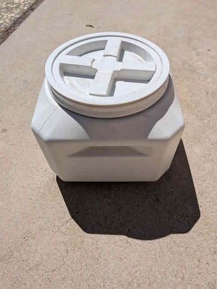 Photo of free Pet food container (Gilroy (3rd and Wren Area)) #1