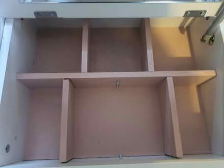 Photo of free white vanity unit (sinfin derby DE24) #2