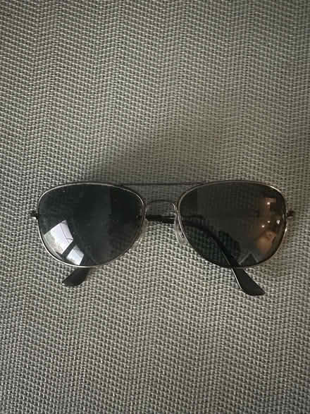 Photo of free sunglasses (Elm Park RM12) #1