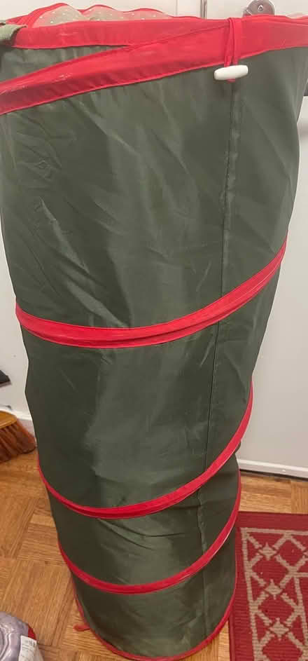 Photo of free Christmas items (Jamaica queens) #3