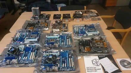Photo of free Used motherboards and chip heatsink (SE11 Oval Vauxhall) #1