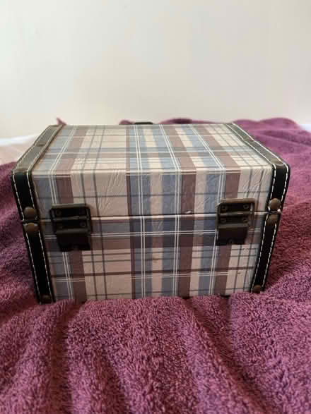 Photo of free Small patterned box (Littlehampton, BN17) #3