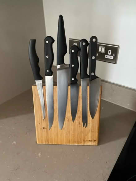 Photo of free Set of knives and knife block (Clerkenwell E3) #1