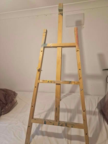 Photo of free Painting easel (earls court W8) #2