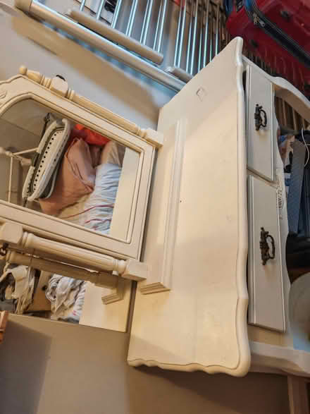 Photo of free Dressing table (Al100ud) #1