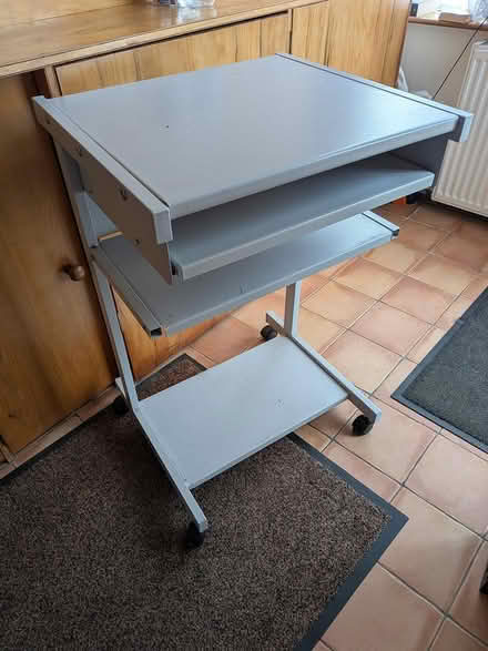 Photo of free Computer desk (Beaumont) #1