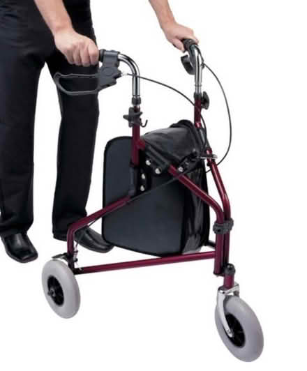 Photo of Basic three wheel rollator (Eastbourne BN20) #1