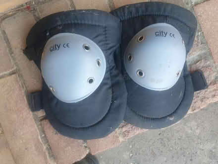 Photo of free knee / kneeling pads (Sandon CM2) #1