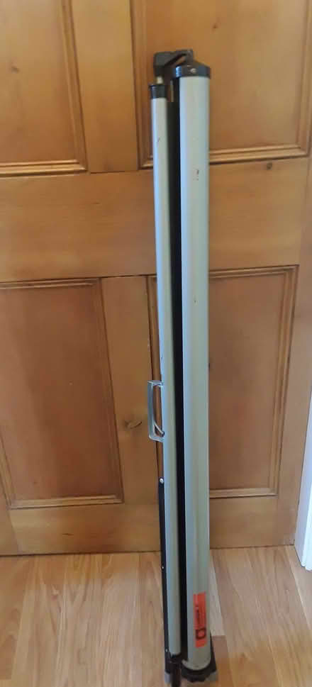 Photo of free Freestanding projector screen (Burneside LA8) #3