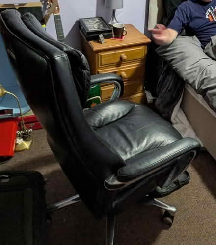Photo of free Lazy boy office chair (CH61 5YG) #1
