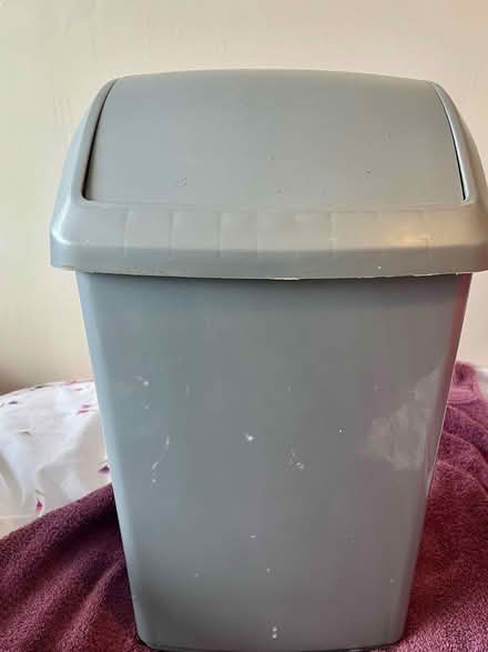 Photo of free Swing bin (medium) (Littlehampton, BN17) #1