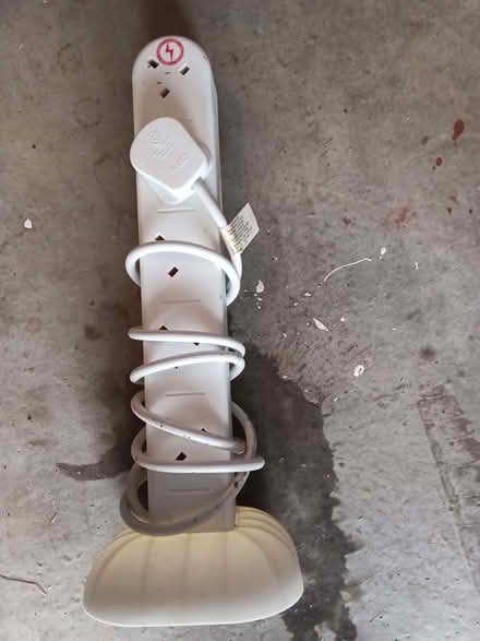 Photo of free Belkin 10 way extension tower (Waterlooville PO8) #1