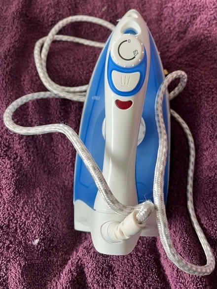 Photo of free Small steam iron (Littlehampton, BN17) #2