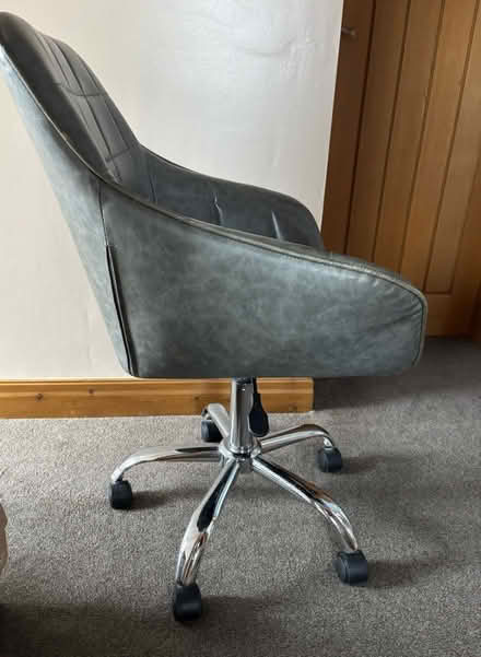 Photo of free Grey swivel chair (Longton) #2