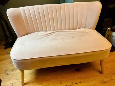 Photo of free Little pink sofa (Tunbridge Wells N. TN4) #1