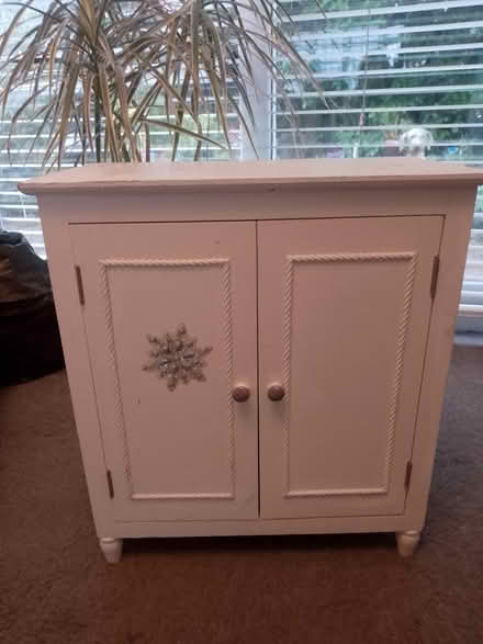 Photo of free Cute Little white bedside cabinet (Edgbaston B16) #2