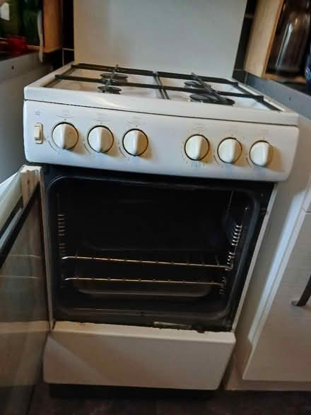 Photo of free Gas oven, good (Earlham NR4) #1