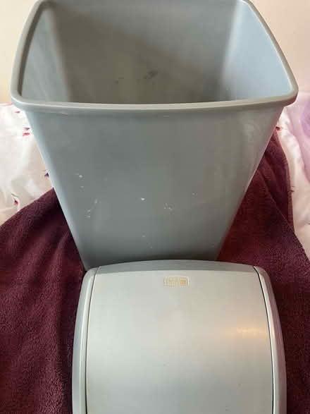 Photo of free Swing bin (medium) (Littlehampton, BN17) #2