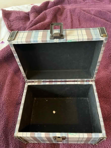 Photo of free Small patterned box (Littlehampton, BN17) #4