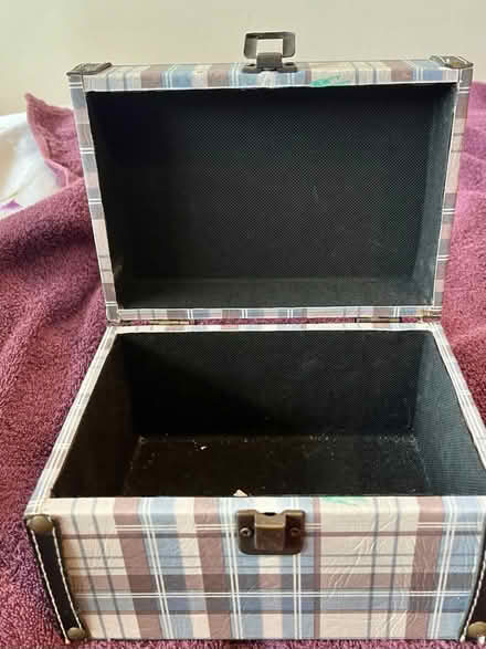 Photo of free Small patterned box (Littlehampton, BN17) #2