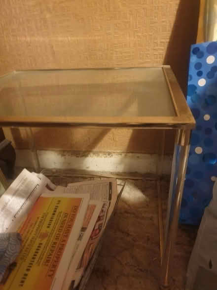 Photo of free glass topped table (Sandon CM2) #2