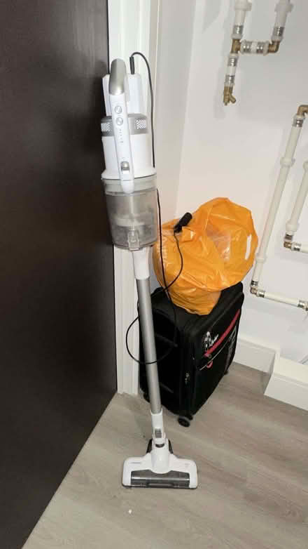 Photo of free fan and vaccum cleaner (Brook Green W6) #2