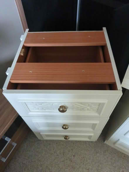 Photo of free Cream chest of drawers (Abbeymead GL4) #2