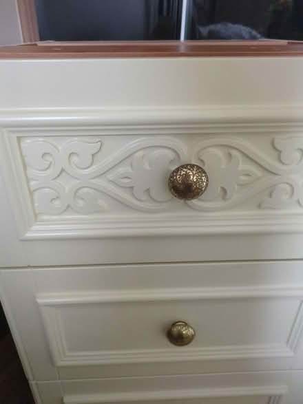 Photo of free Cream chest of drawers (Abbeymead GL4) #3