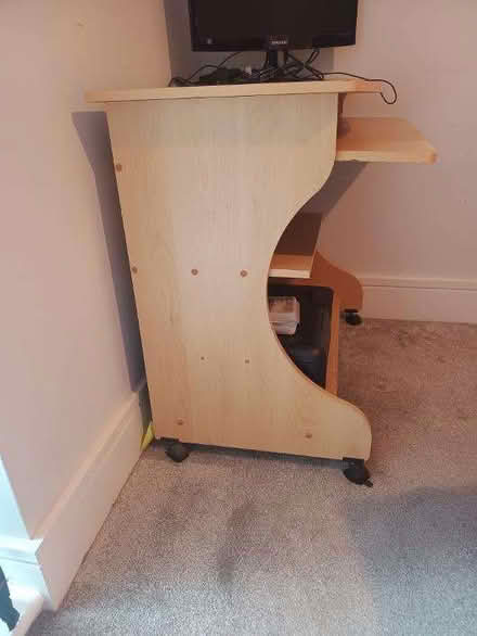 Photo of free Desk (Green Park RG2) #2
