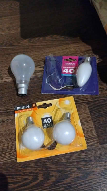 Photo of free Various bulbs (Wilstead MK45) #3