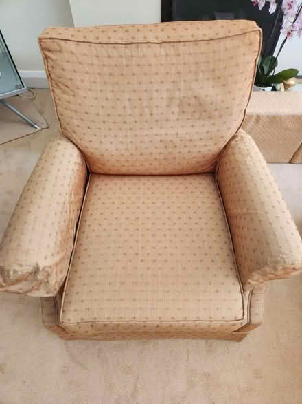 Photo of free Sofa (UB5) #4
