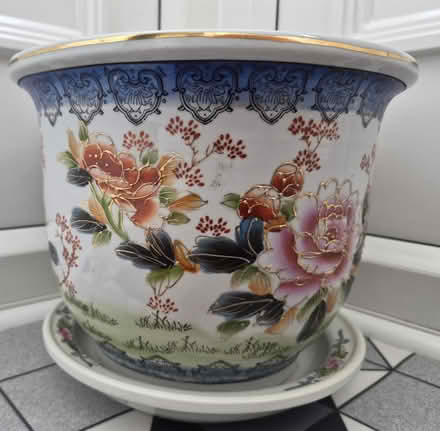 Photo of free Pottery plant pot & Saucer (Stockport SK5) #1