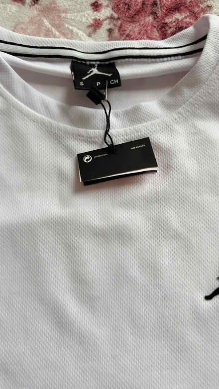 Photo of free gym shirt size small (Surrey Quays SE16) #2