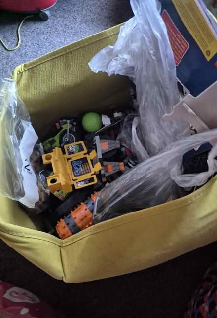 Photo of free Box of mixed lego (Prescot Merseyside L35) #2