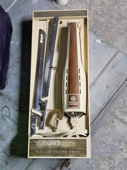 Photo of free Electric Knife set (Near Vassar College) #1