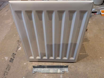 Photo of free Small radiator (Totternhoe LU6) #1
