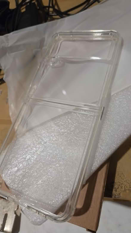 Photo of free New clear case Samsung z flip 4 (Somerset) #3