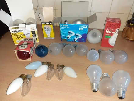 Photo of free incandescent light bulbs (Newmarket/New Cheveley Rd CB8) #1