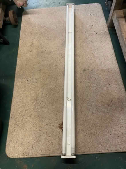 Photo of free Fluorescent light (Surrey Heath GU16) #1