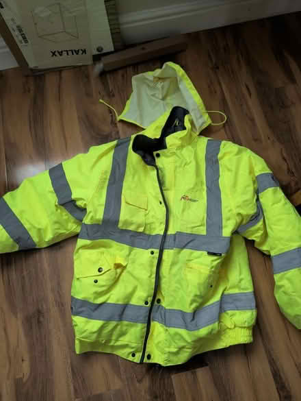 Photo of free L Fluorescent Coat (Stonehouse GL10) #1