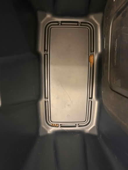 Photo of free Large bin with lid - 32 gallon (L5L 5P5) #2