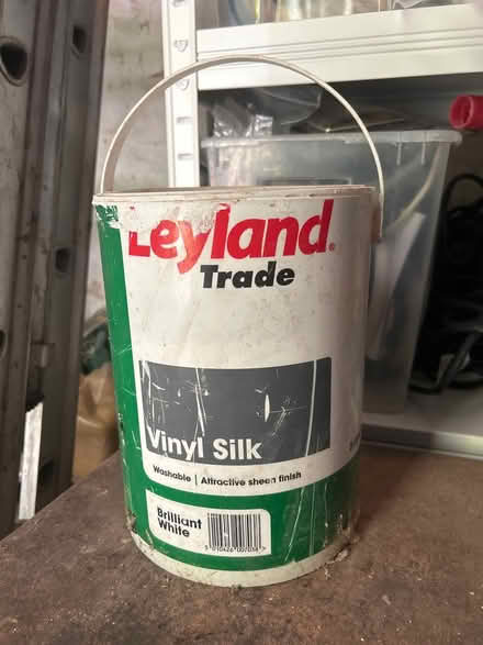 Photo of free Full tin brilliant white paint 5L (Tooting Bec/Balham SW17) #1