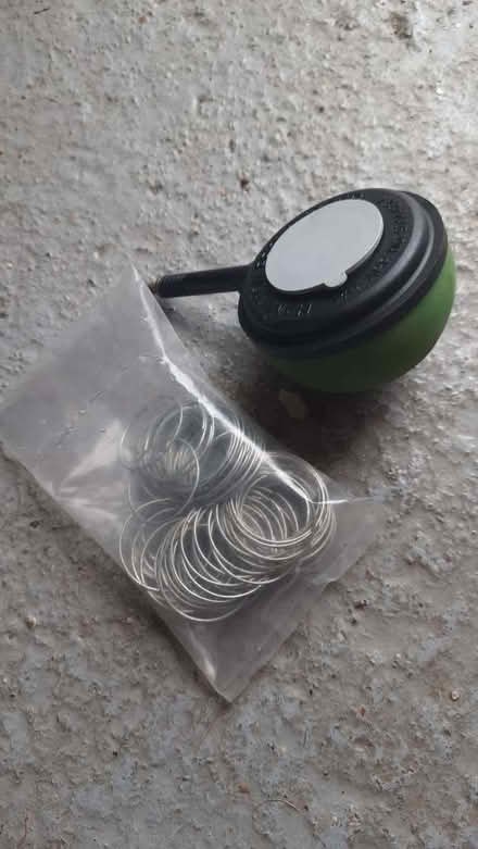 Photo of free Garden planting accessories (Byfleet KT14) #1