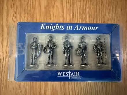 Photo of free 5 miniature knight figurines (metal) (Priestwood RG42) #1