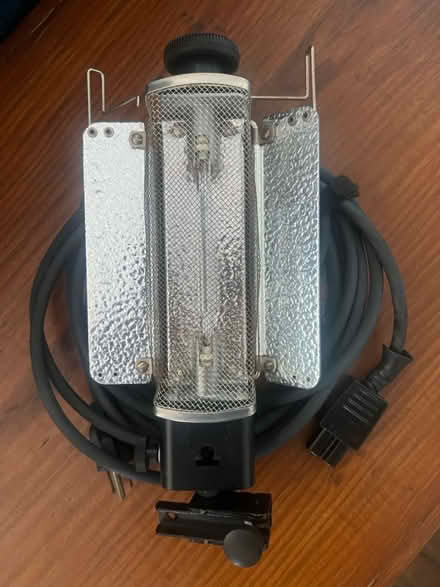 Photo of free BROKEN light (Hawthorne) #2